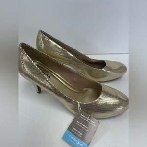 Comfort plus size 12 gold heels